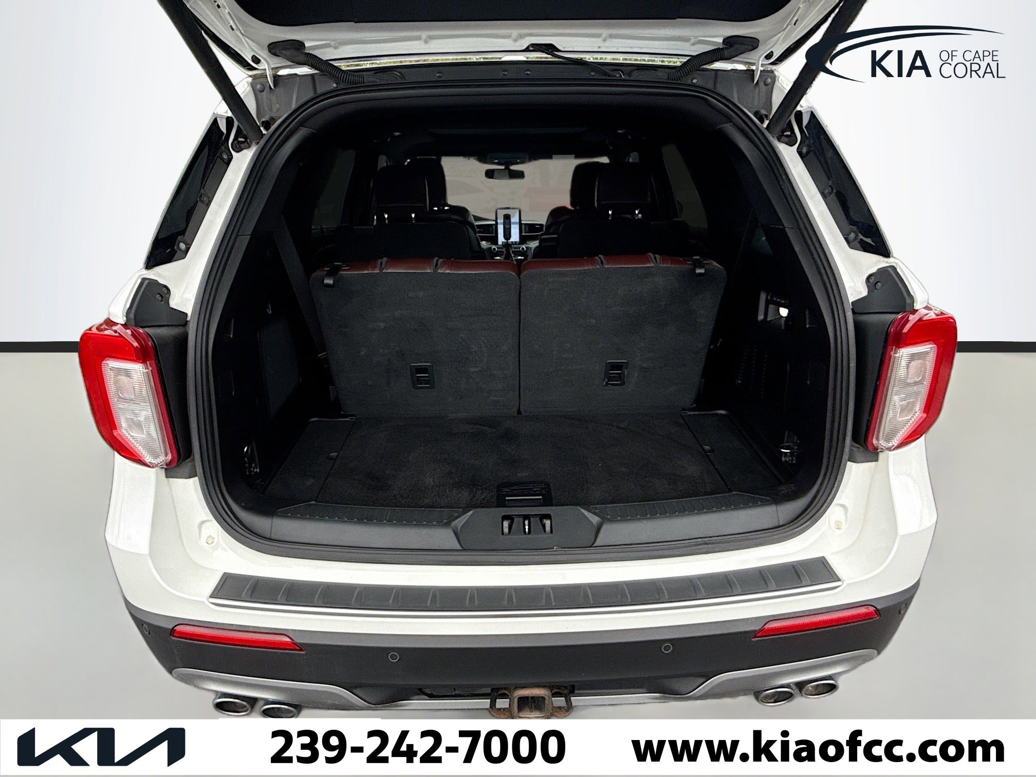 Used 2020 Ford Explorer Platinum w/ Premium Technology Package image 11