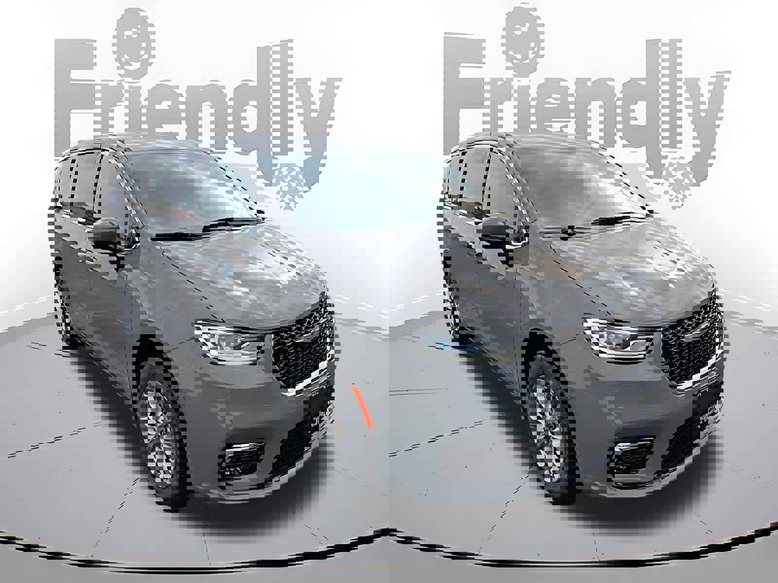 Used 2023 Chrysler Pacifica Touring-L image 3