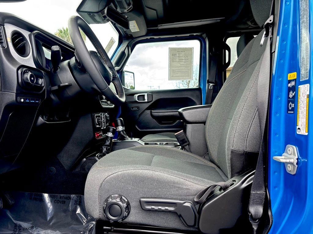 Used 2024 Jeep Wrangler Unlimited image 10