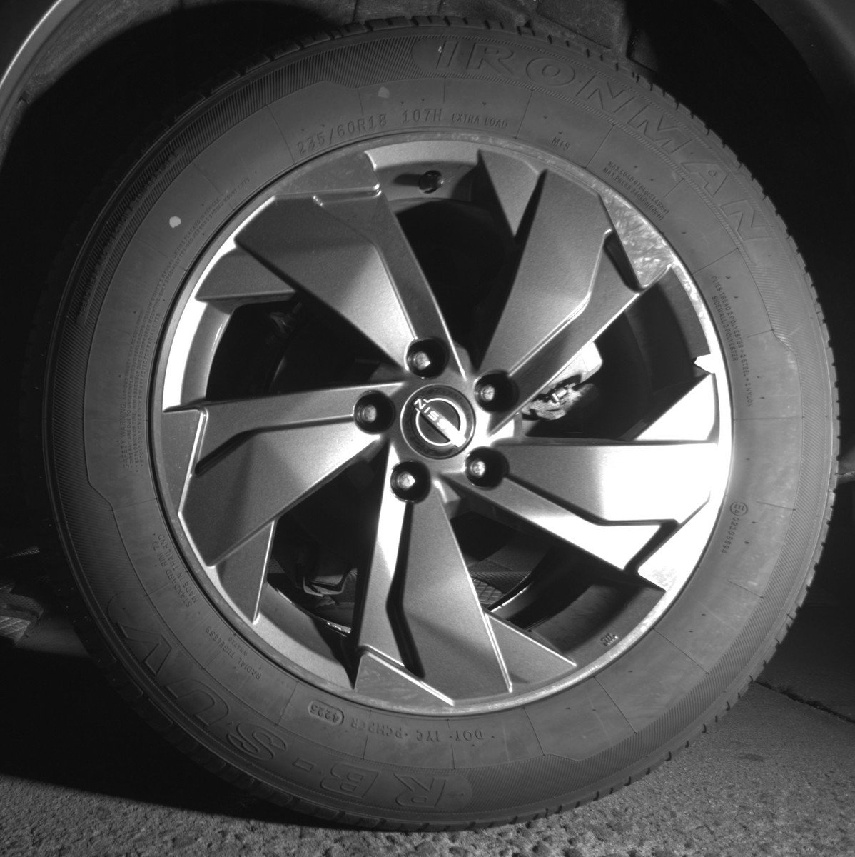 Used 2025 Nissan Rogue SV image 14