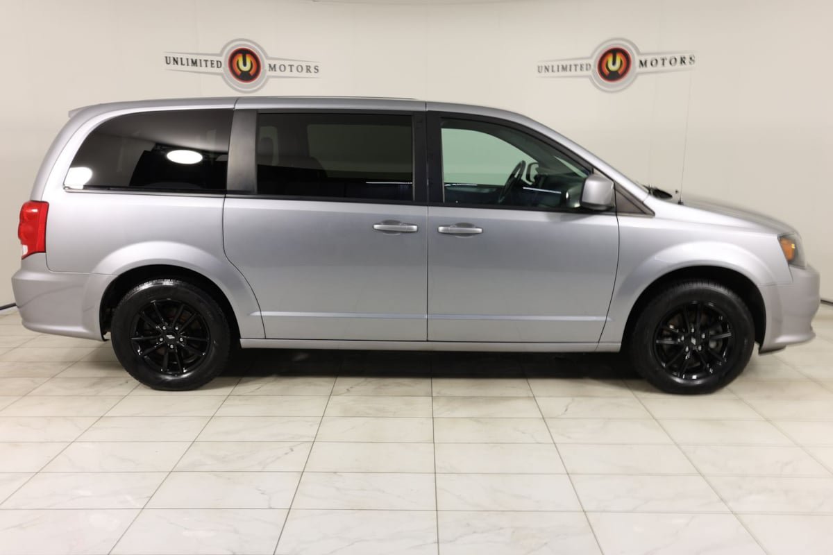 Used 2019 Dodge Grand Caravan GT FWD image 2