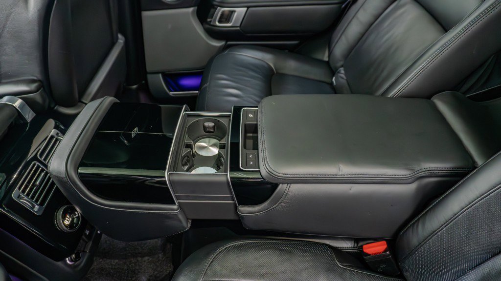 Used 2021 Land Rover Range Rover Autobiography Fifty Edition image 35