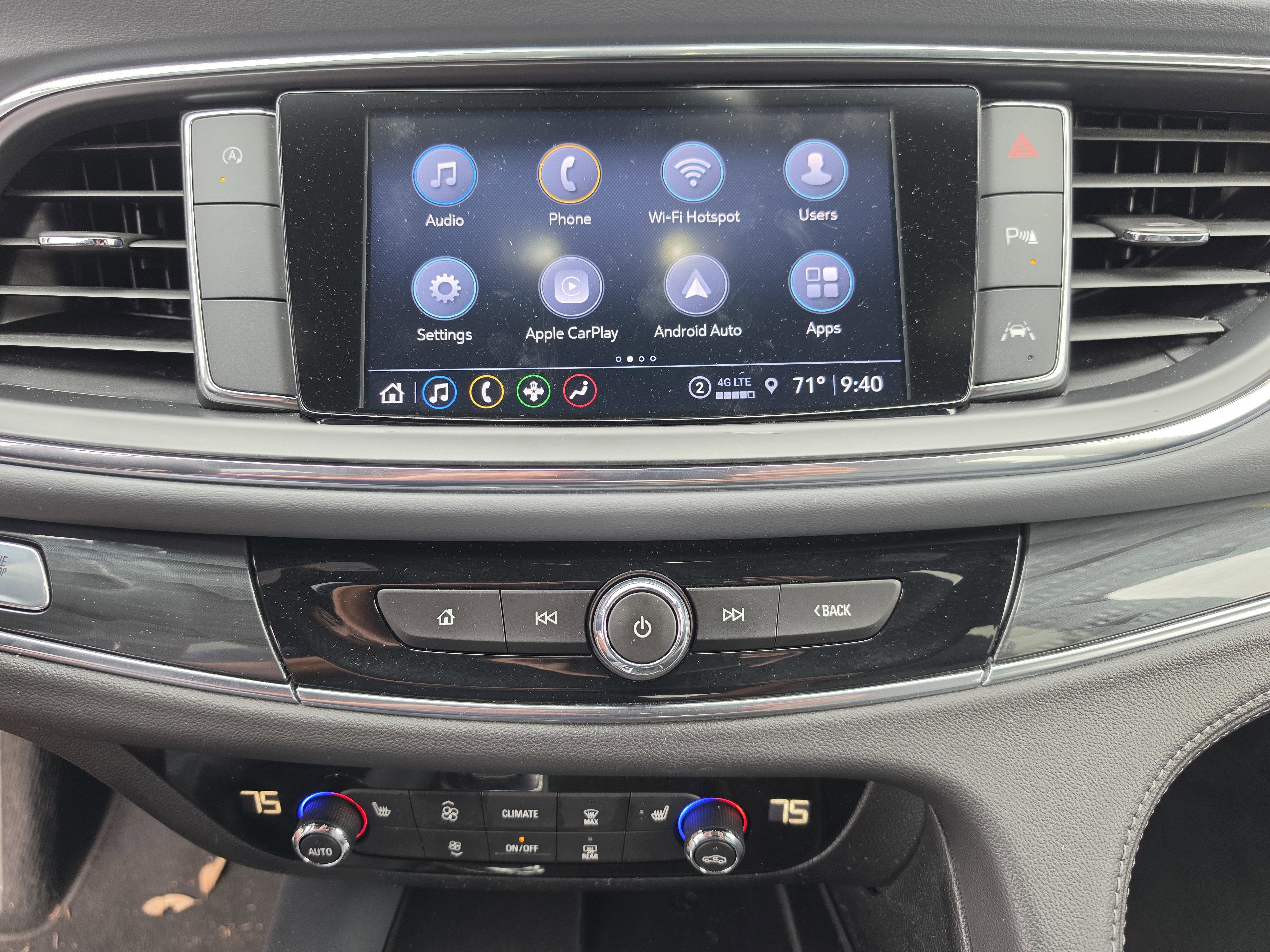 Used 2023 Buick Enclave Essence FWD image 27