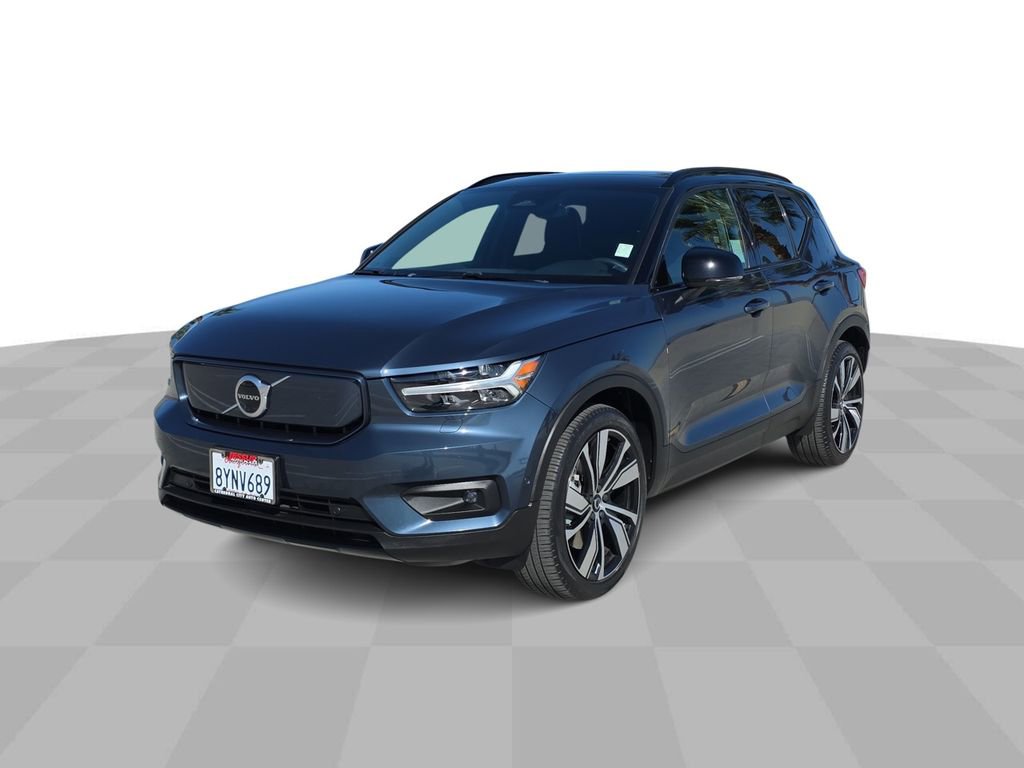 Used 2022 Volvo XC40 P8 Recharge Plus image 1