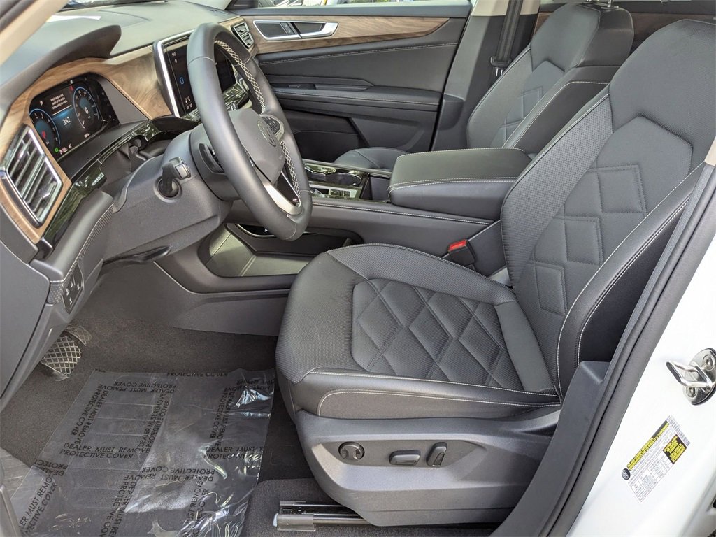 Used 2025 Volkswagen Atlas SE image 20