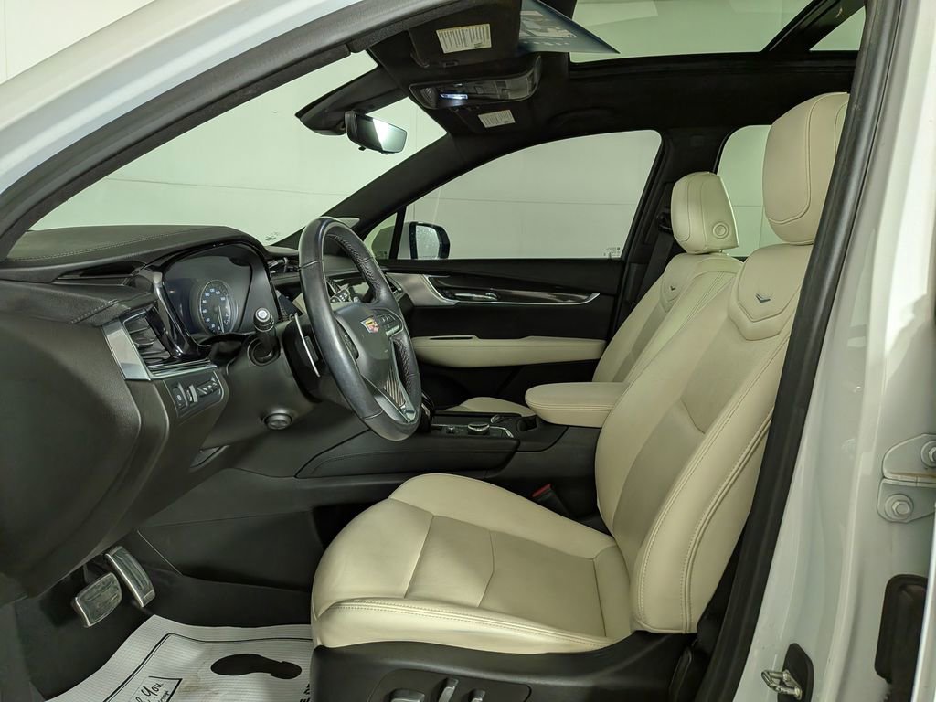 Used 2023 Cadillac XT6 Sport w/ Technology Package image 17