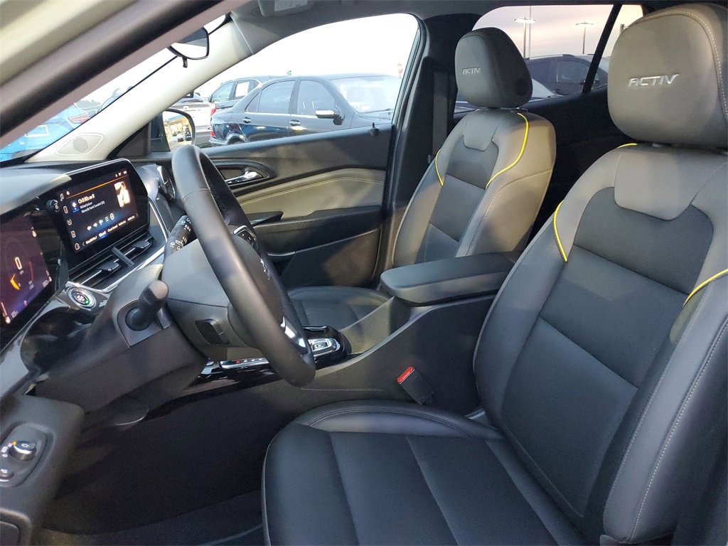 Used 2025 Chevrolet Trax ACTIV w/ Driver Confidence Package image 18