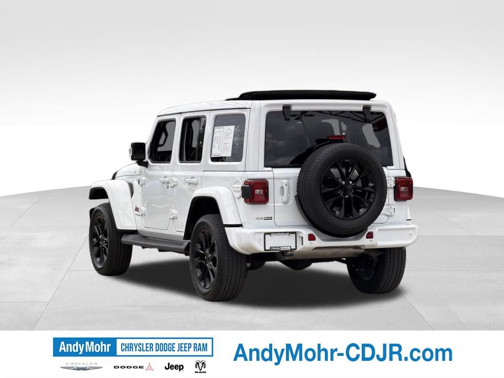 Used 2022 Jeep Wrangler Unlimited Sahara AWD/4WD image 5
