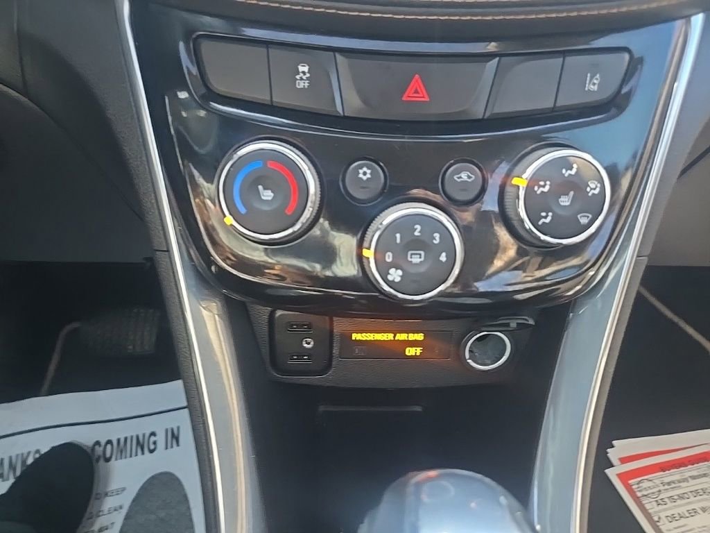 Used 2018 Chevrolet Trax Premier w/ Midnight Edition FWD image 18