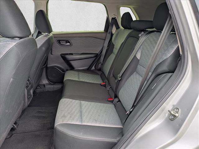 Used 2023 Nissan Rogue SV image 17
