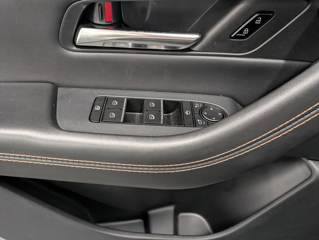 Used 2025 MAZDA CX-90 3.3 Turbo w/ Premium Plus Pkg image 10