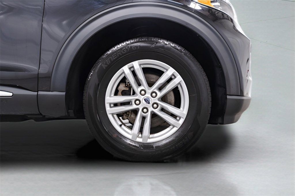 Used 2023 Ford Explorer XLT w/ Equipment Group 202A image 7