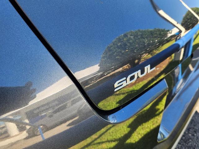 Used 2025 Kia Soul LX w/ LX Technology Package image 9