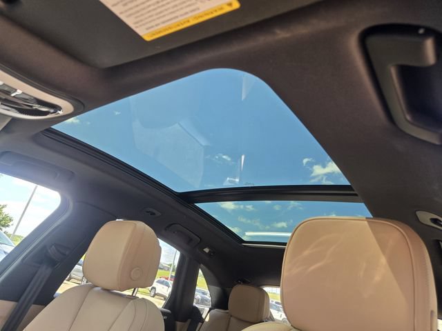 Used 2025 Porsche Macan Turbo AWD/4WD image 5