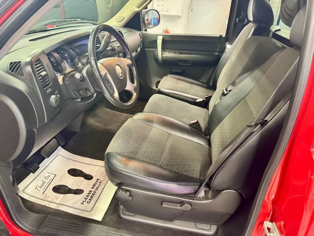 Used 2007 Chevrolet Silverado 1500 LT w/ 1LT Convenience Package AWD/4WD image 12
