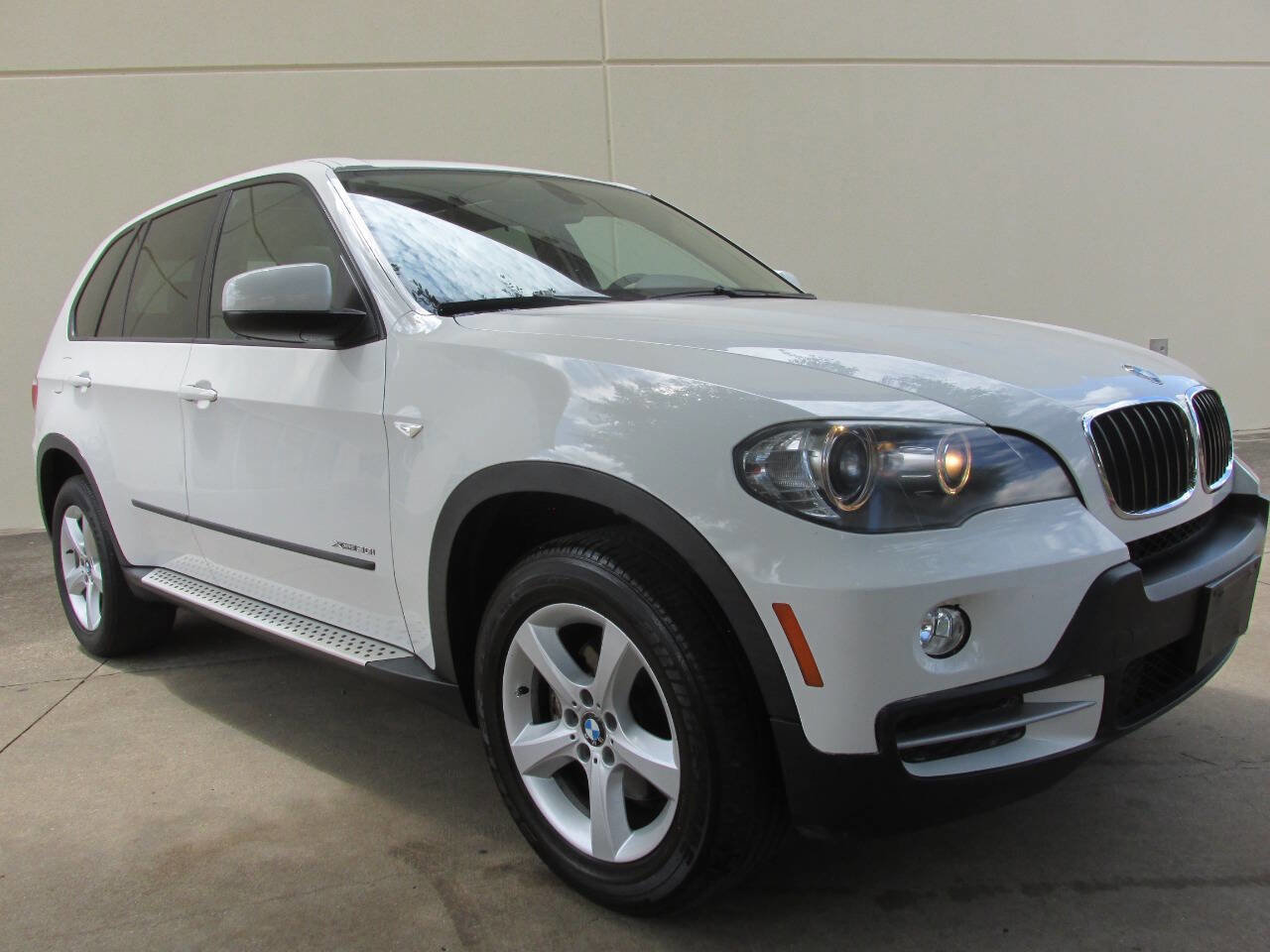 Used 2010 BMW X5 xDrive30i image 2