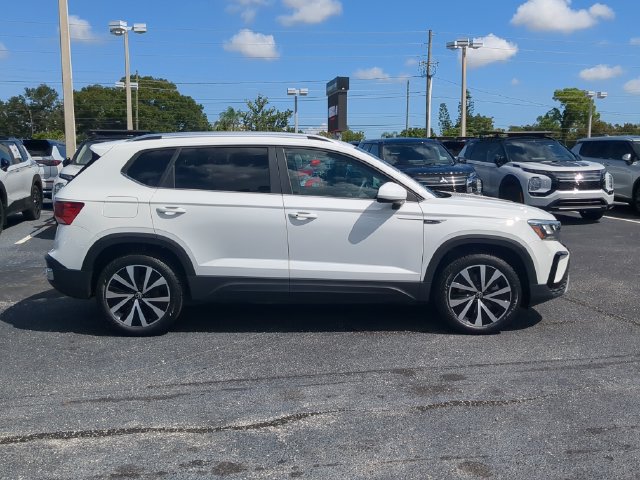 Used 2022 Volkswagen Taos SE FWD image 5