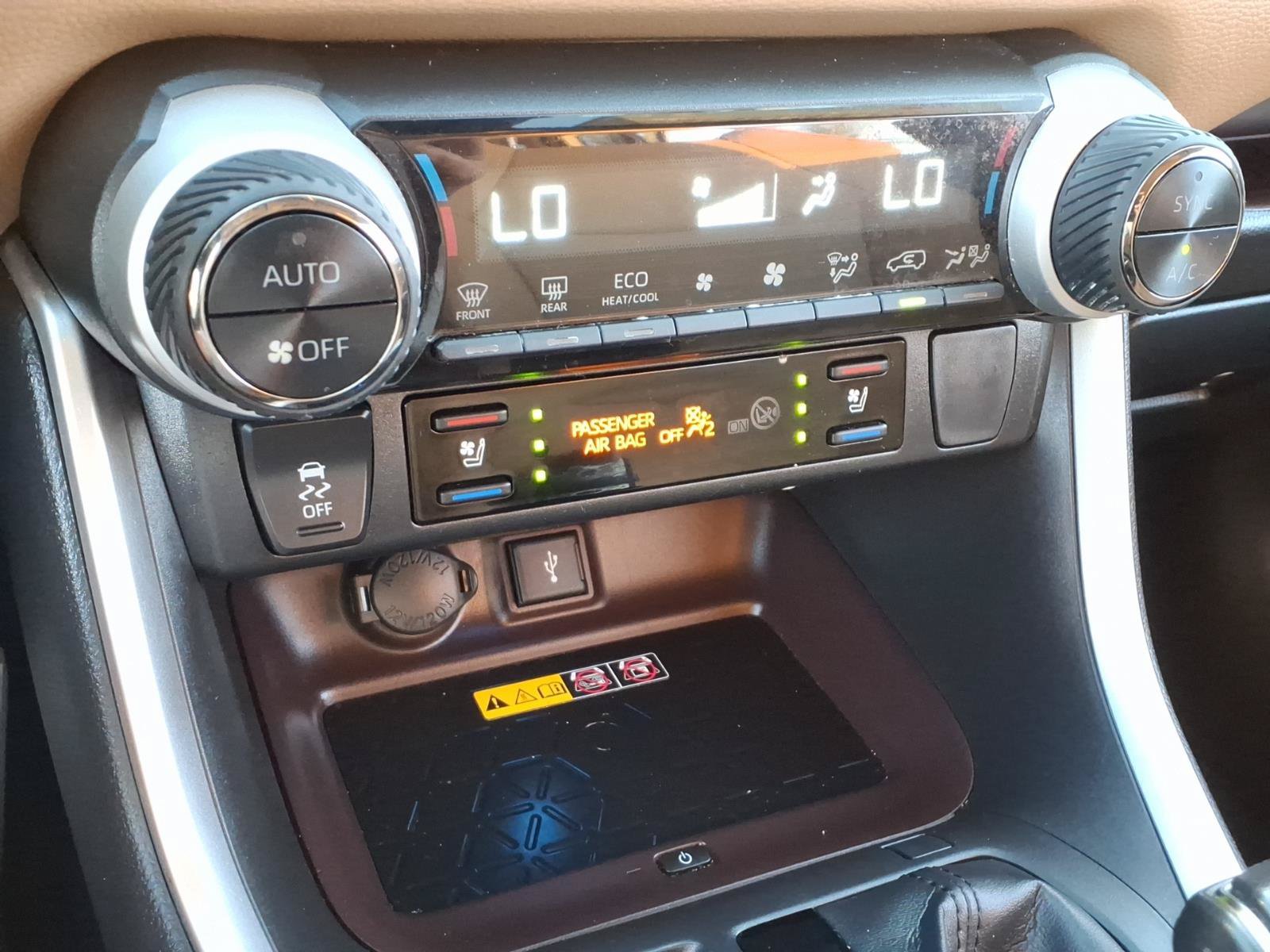 Certified 2022 Toyota RAV4 Limited AWD/4WD image 18