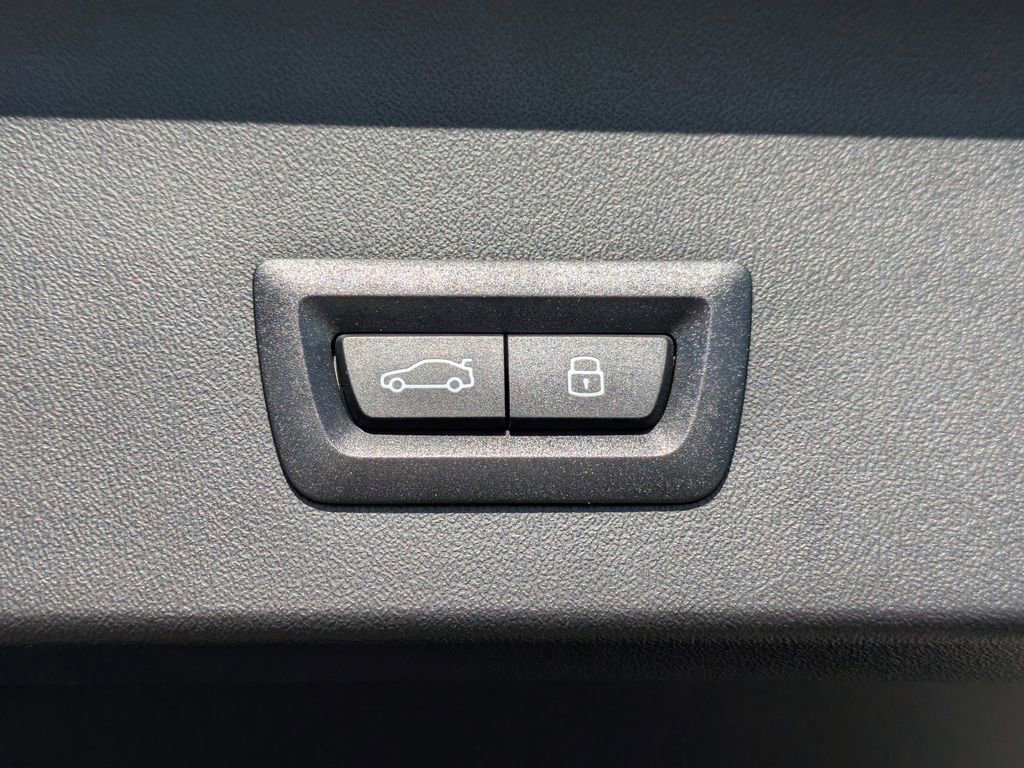 Used 2025 BMW X3 xDrive30i w/ Convenience Package image 14