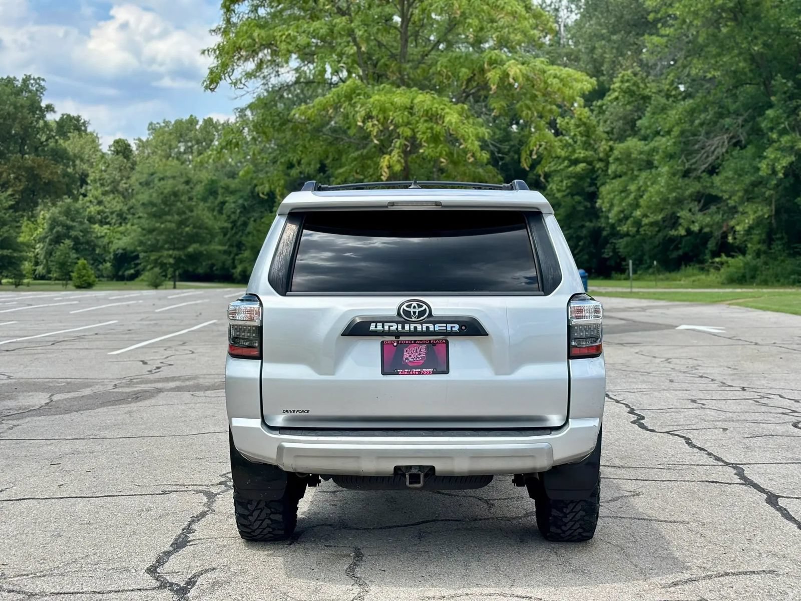 Used 2015 Toyota 4Runner Trail Premium AWD/4WD image 6