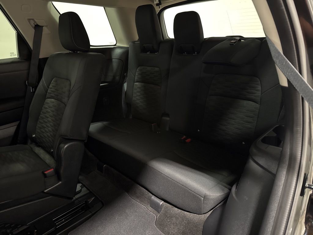 Used 2025 Nissan Pathfinder SV image 22