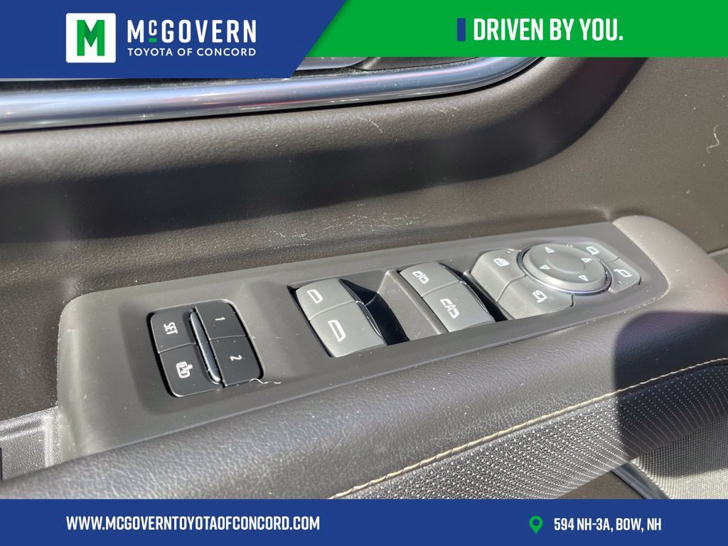 Used 2023 Chevrolet Tahoe Premier w/ Advanced Technology Package AWD/4WD image 14