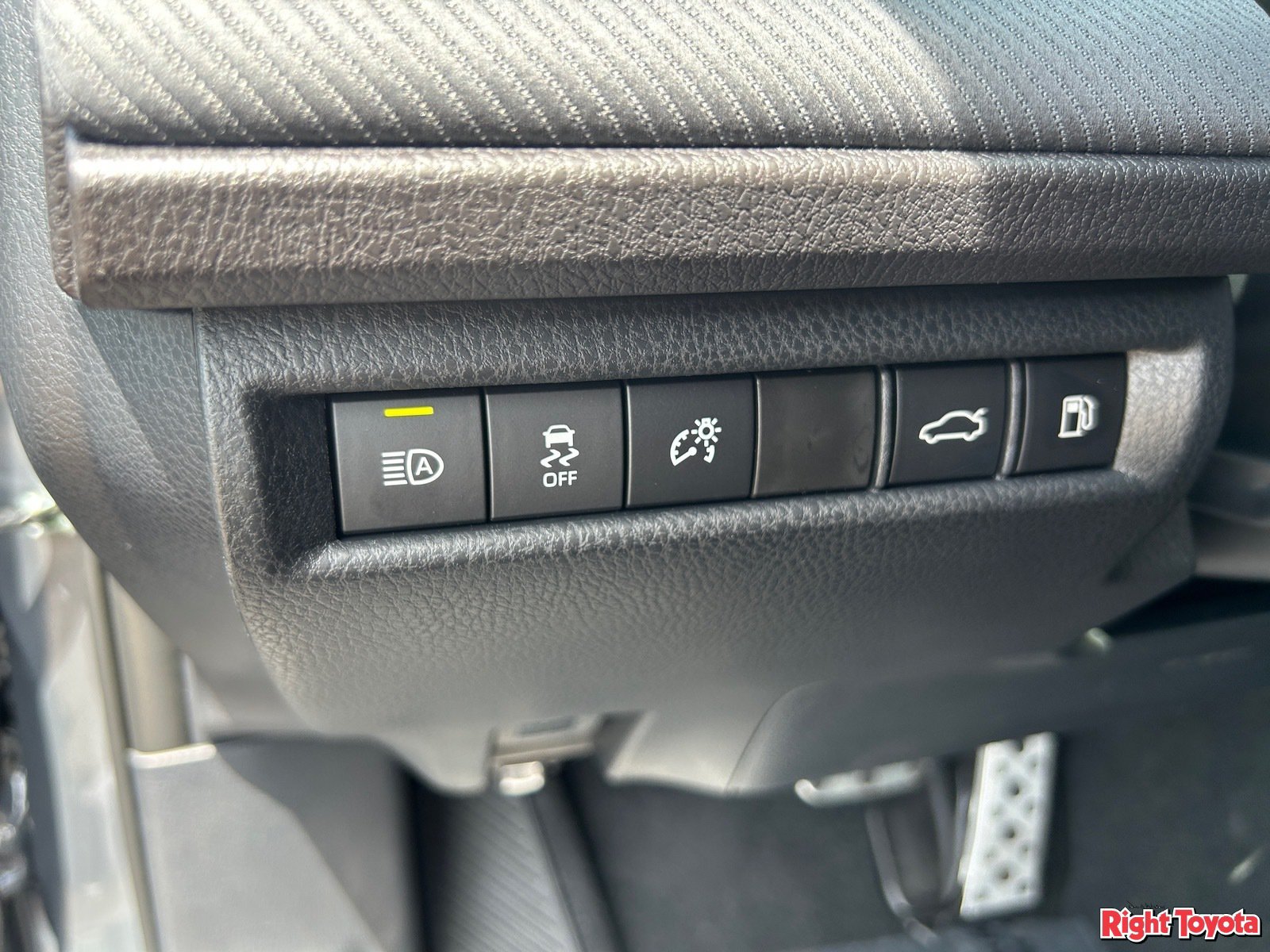 New 2026 Toyota Camry SE w/ Convenience Package FWD image 30