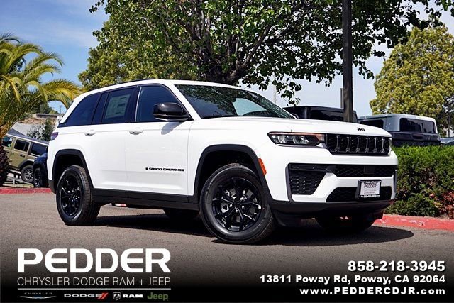 New 2026 Jeep Grand Cherokee Altitude RWD image 1