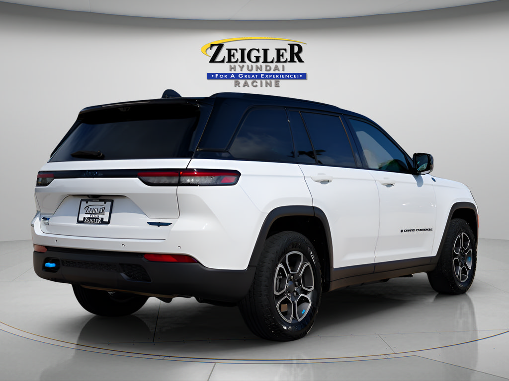 Used 2022 Jeep Grand Cherokee Trailhawk w/ Advanced Protech Group II AWD/4WD image 7