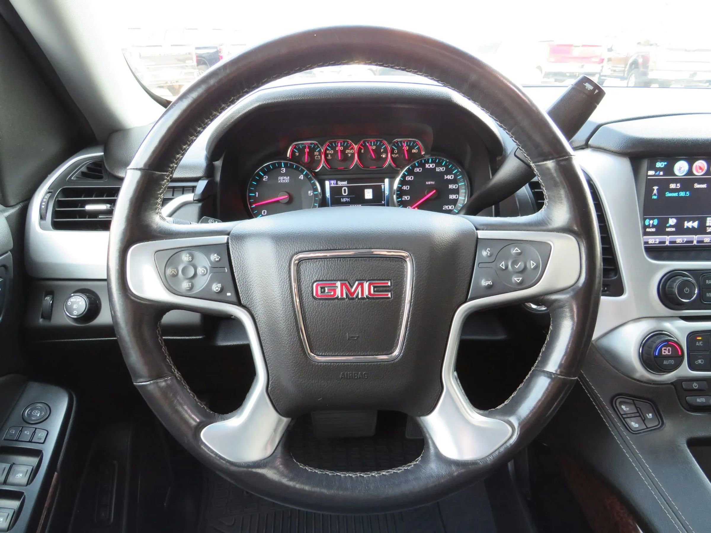 Used 2019 GMC Yukon XL SLT image 13