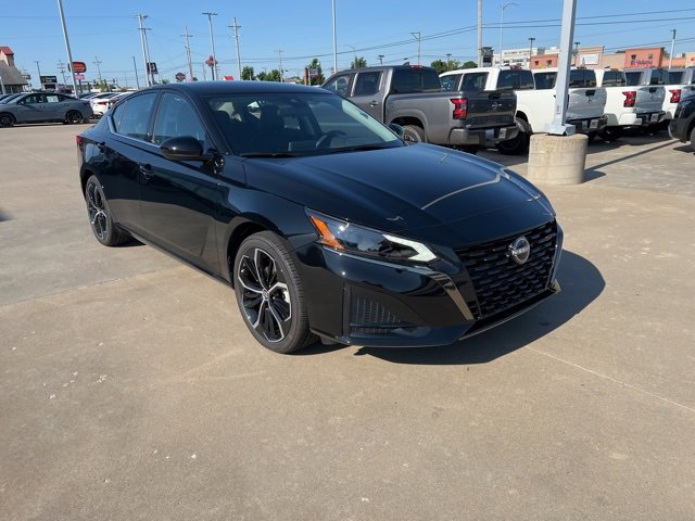 New 2025 Nissan Altima 2.5 SR image 3