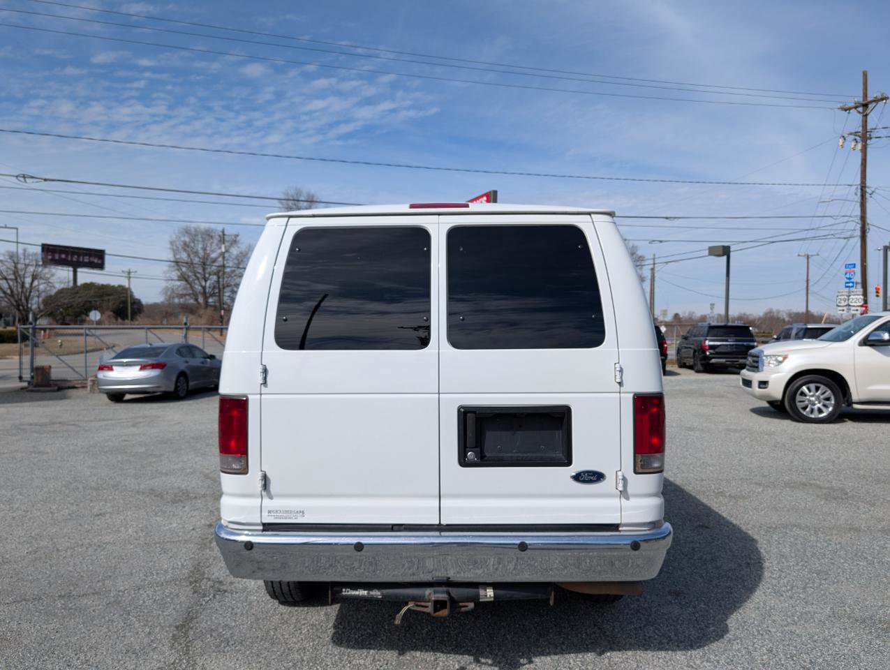 Used 2011 Ford E-350 and Econoline 350 XLT image 8