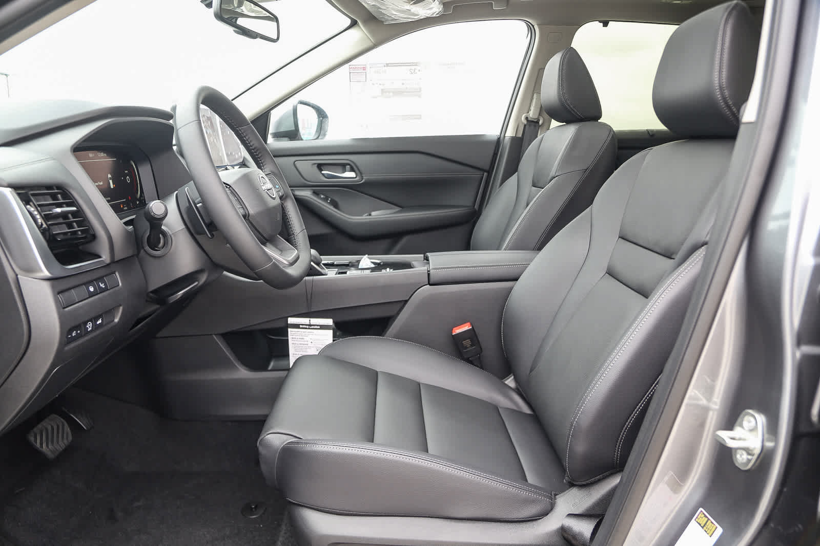 New 2025 Nissan Rogue SL w/ SL Premium Package FWD image 18