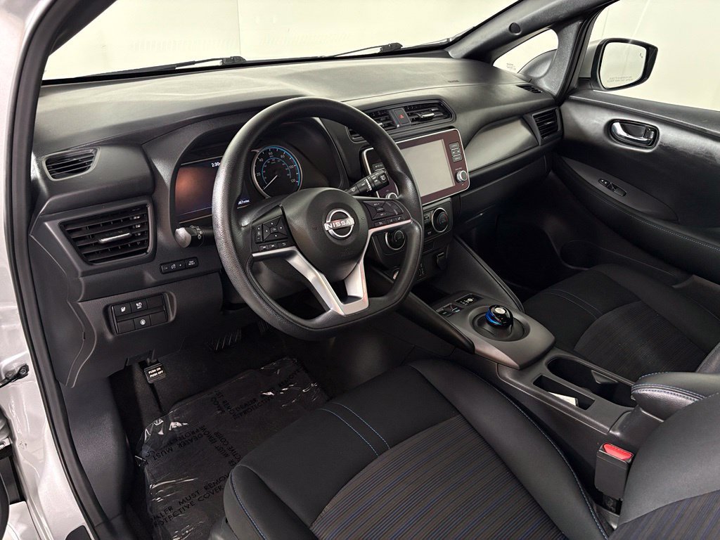 Used 2025 Nissan Leaf S FWD image 17