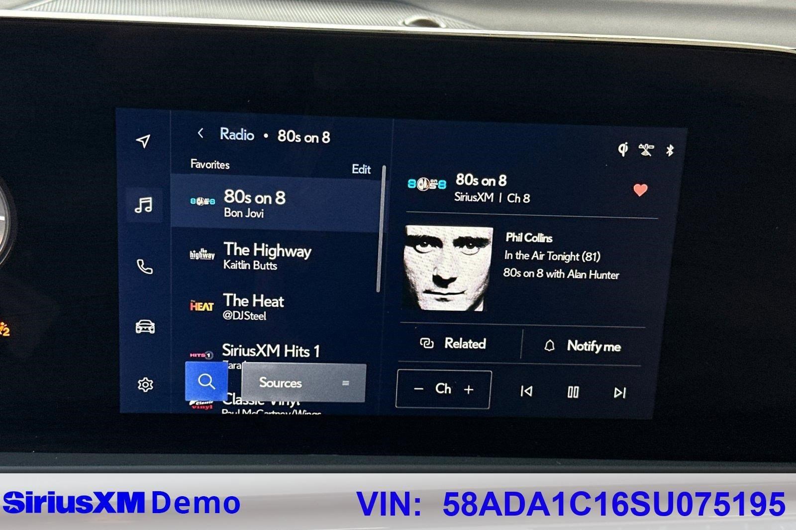 Used 2025 Lexus ES 300h w/ Premium Package image 37