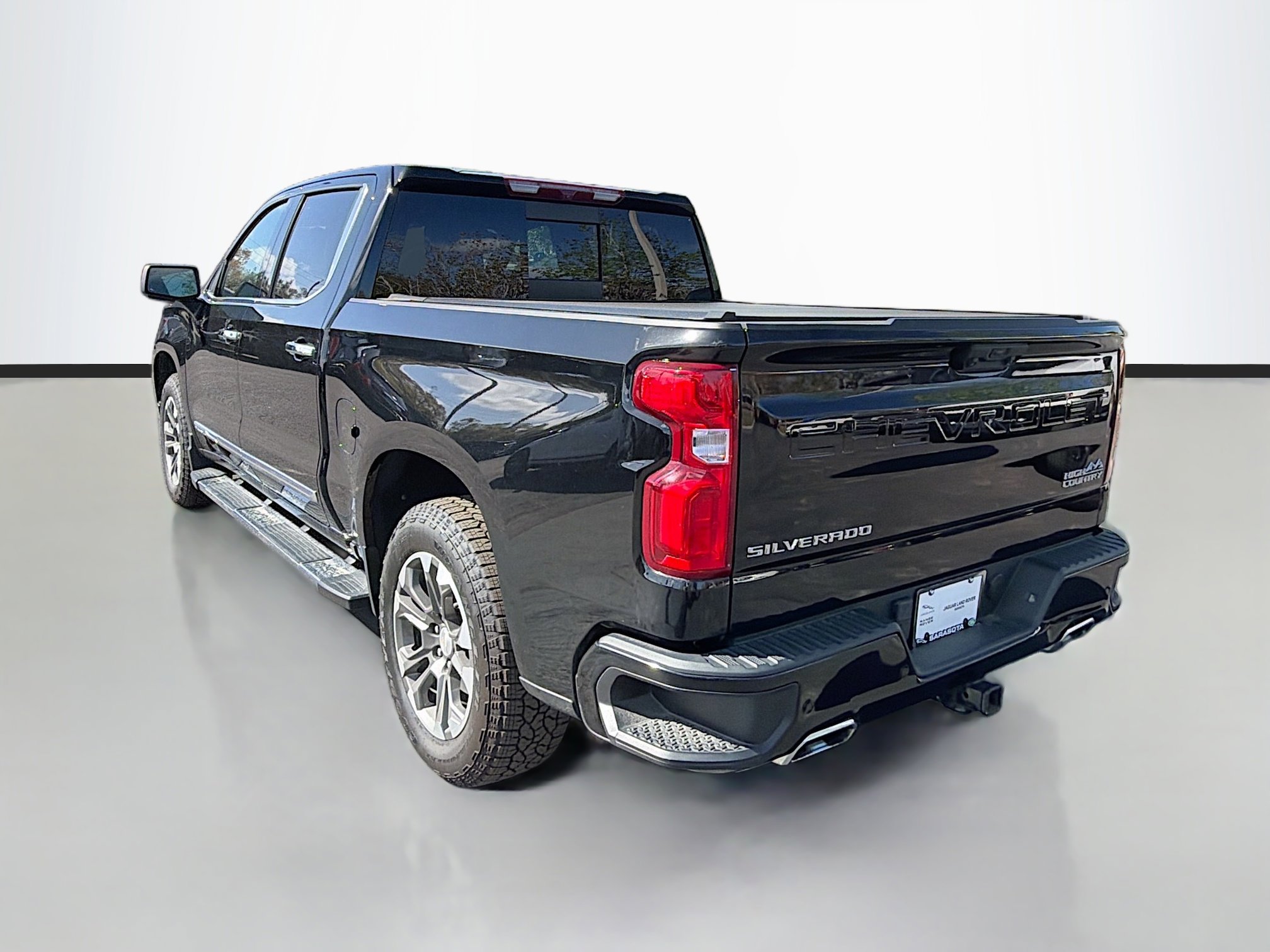 Used 2024 Chevrolet Silverado 1500 High Country image 3