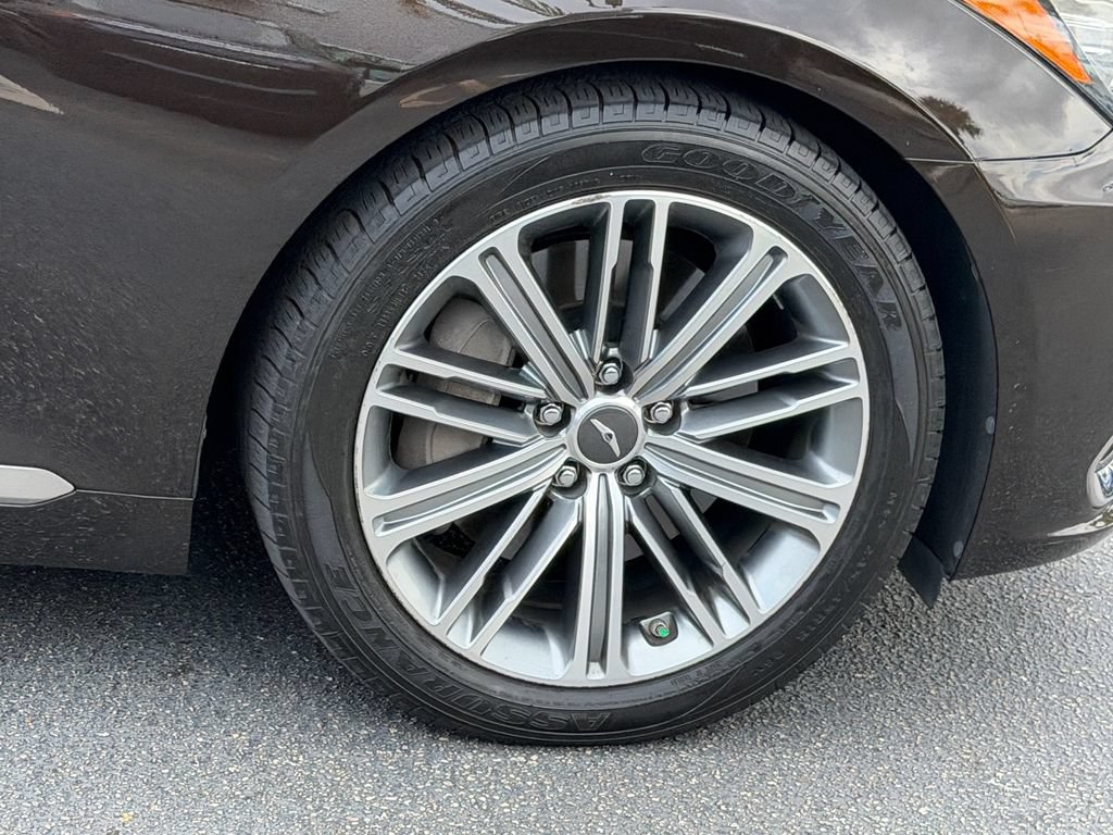 Used 2018 Genesis G80 3.8 RWD image 9