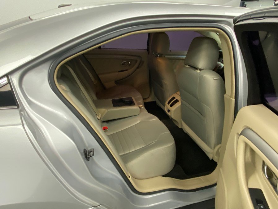 Used 2013 Ford Taurus SE image 33