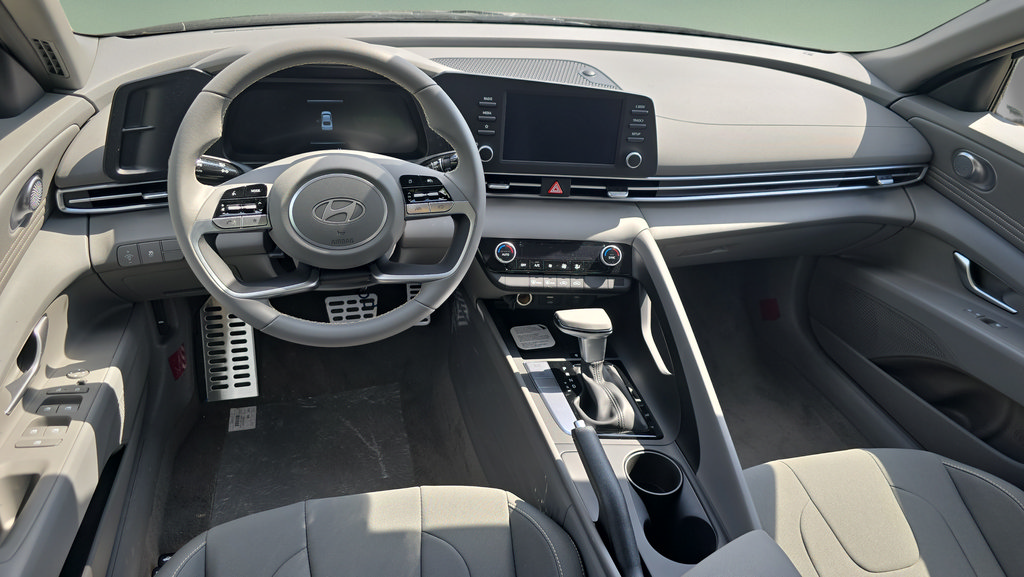 New 2026 Hyundai Elantra Sport FWD image 18