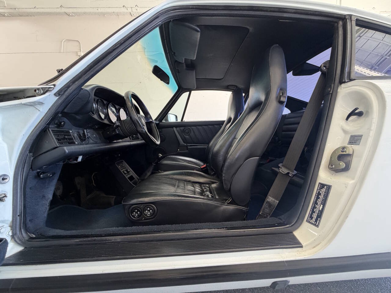 Used 1988 Porsche 911 Carrera RWD image 24