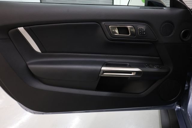 Used 2022 Ford Mustang Shelby GT500 w/ Technology Package image 71