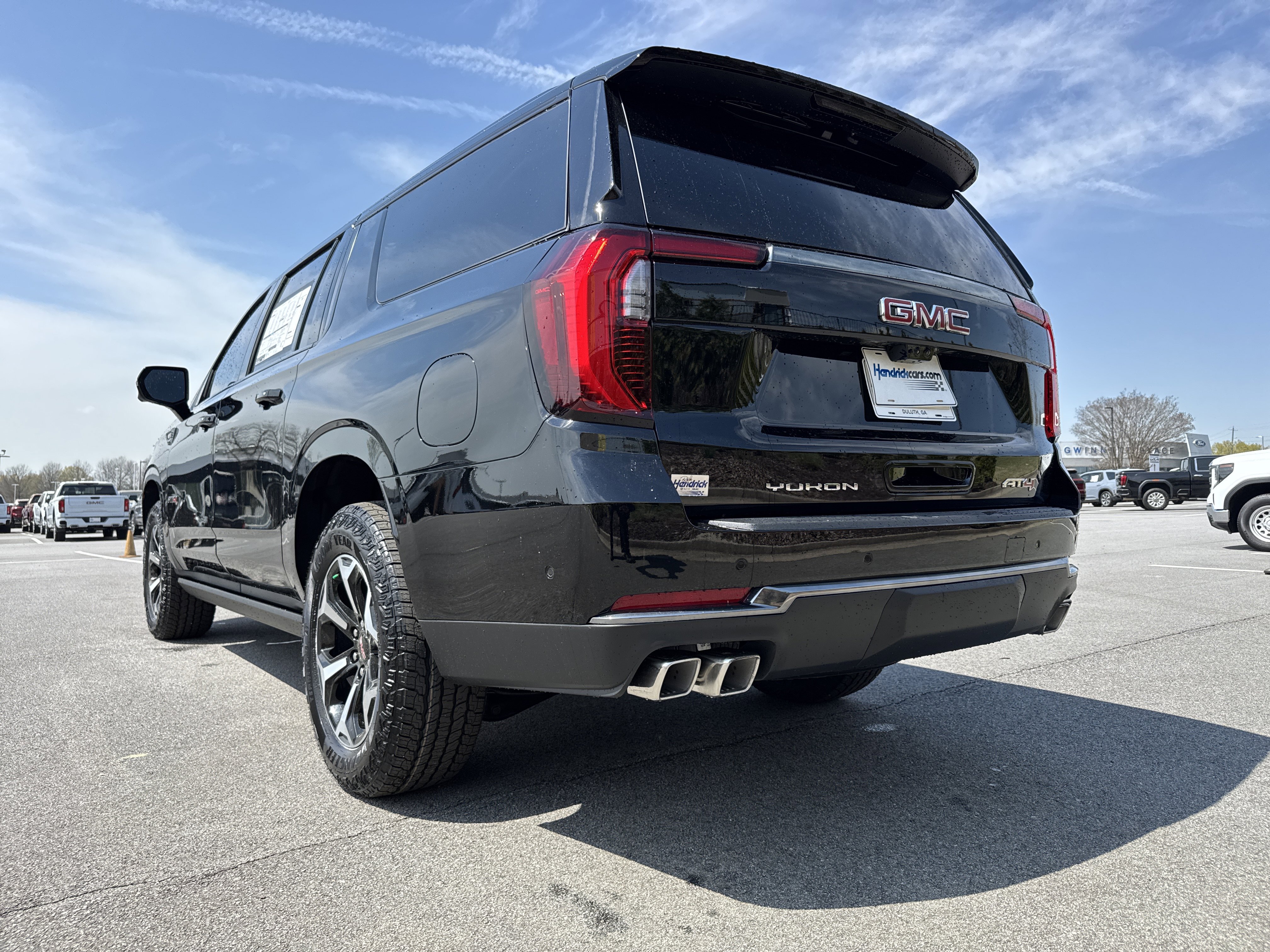New 2026 GMC Yukon XL AT4 w/ AT4 Premium Plus Package image 8