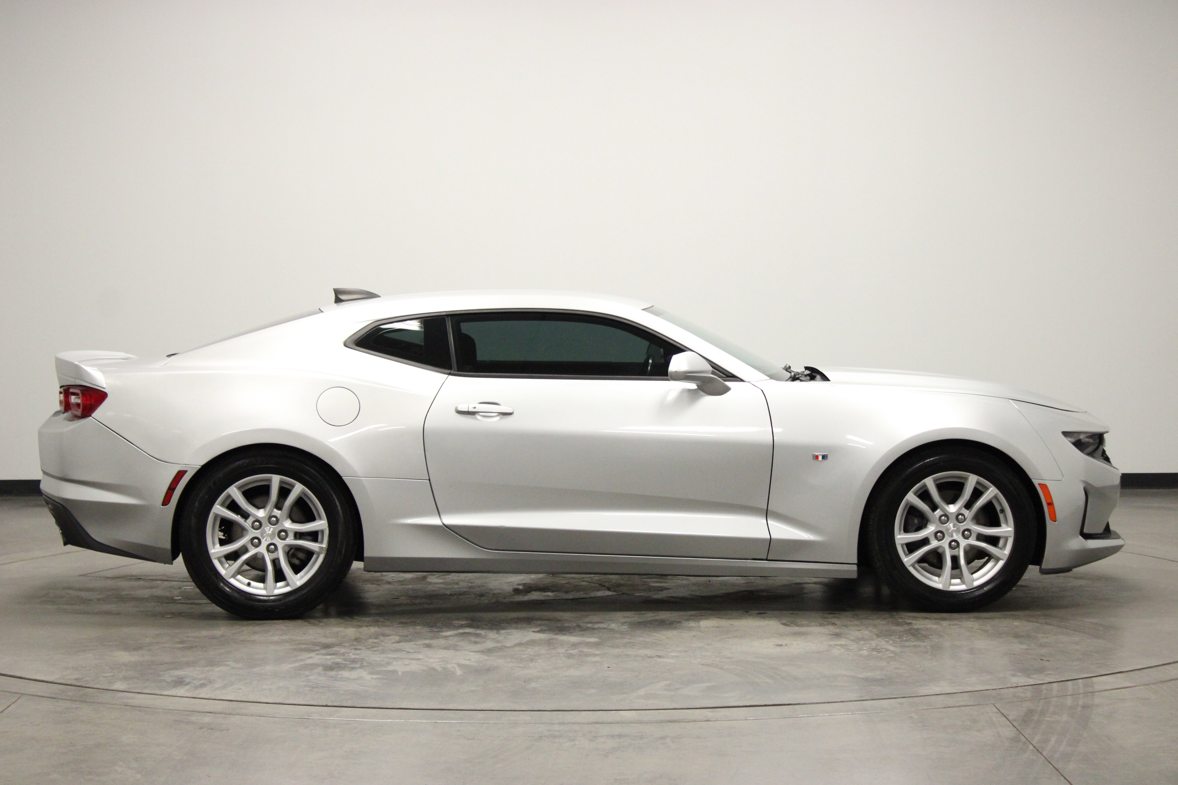 Used 2019 Chevrolet Camaro LS RWD image 9