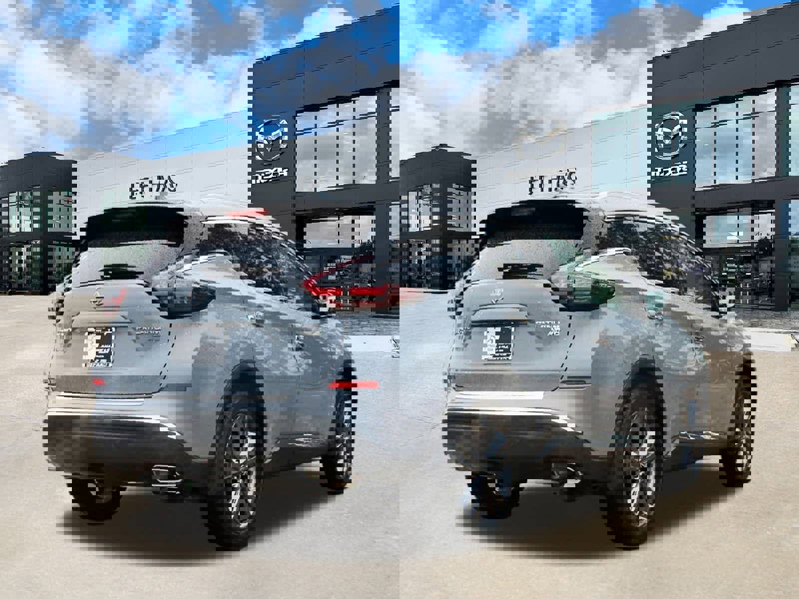 Used 2024 Nissan Murano Platinum w/ Cargo Package image 3