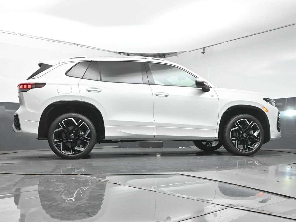 New 2026 Volkswagen Tiguan SEL R-Line AWD/4WD image 40
