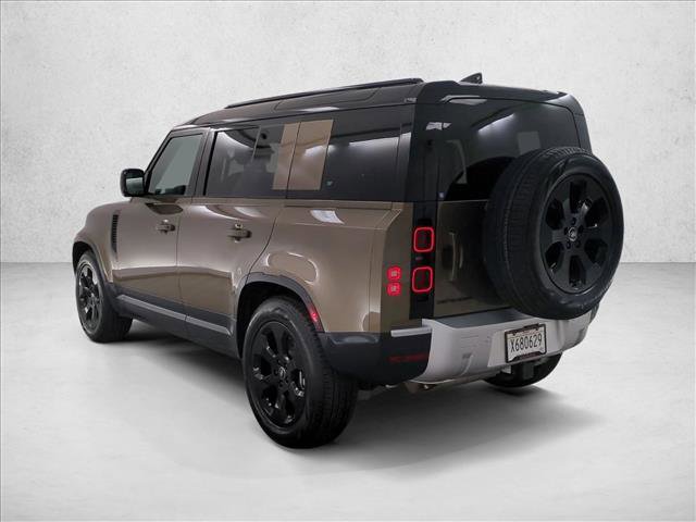 New 2025 Land Rover Defender 110 S image 9