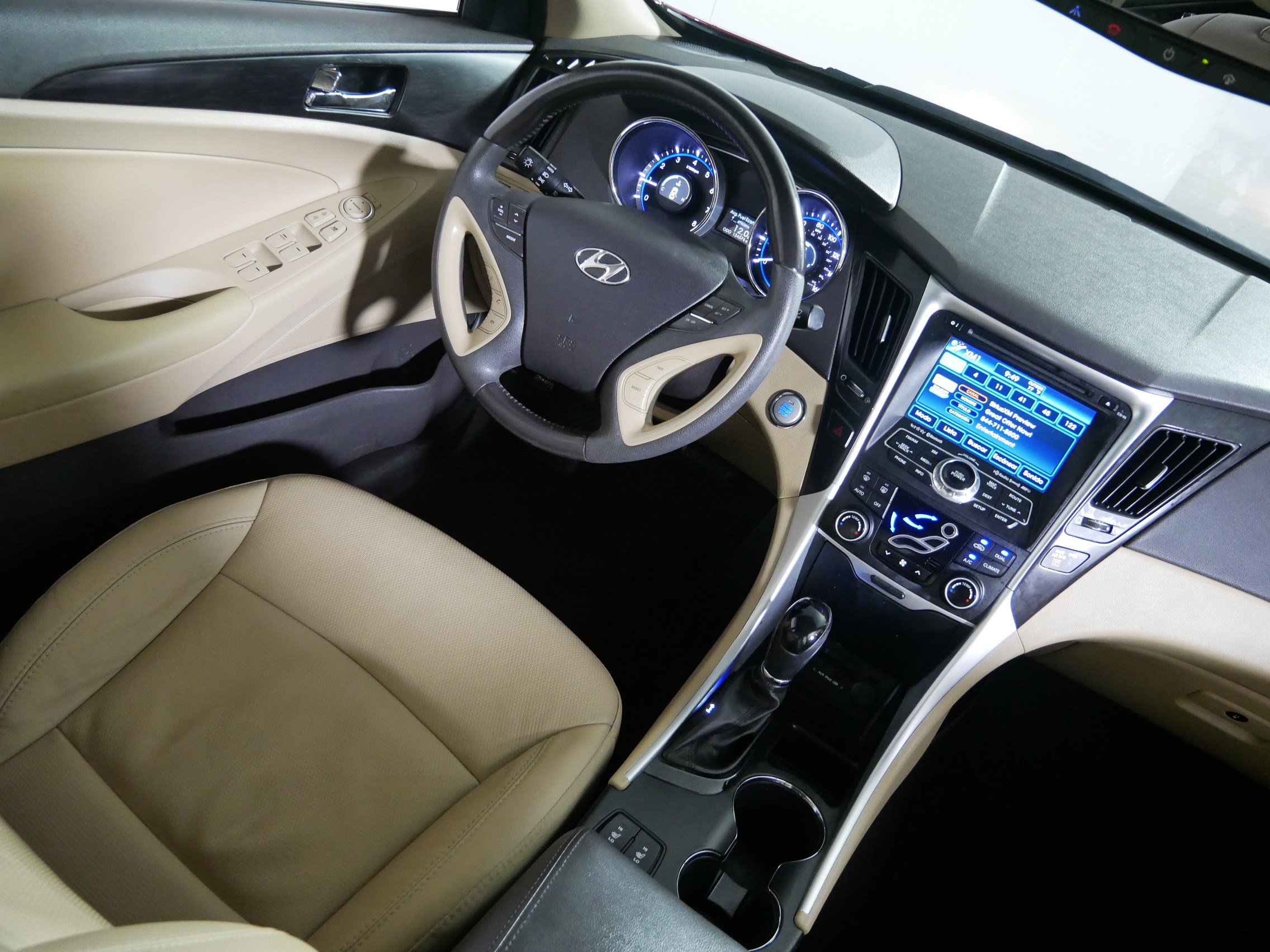 Used 2013 Hyundai Sonata Limited w/ Premium Pkg FWD image 9