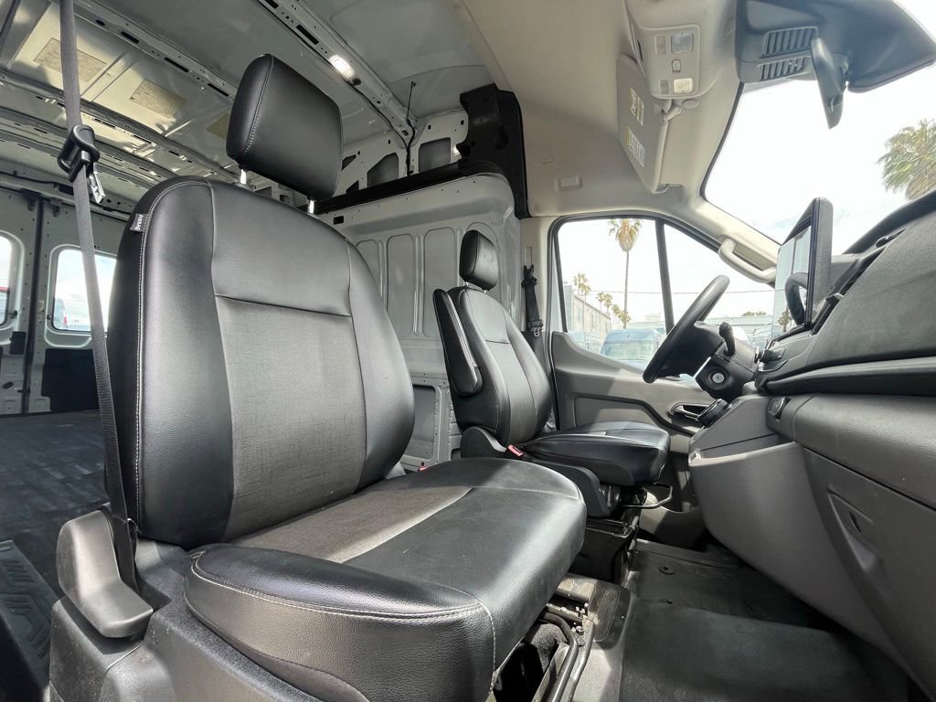 Used 2022 Ford E-Transit 148 High Roof Extended image 15