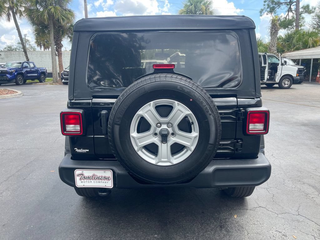 Used 2022 Jeep Wrangler Sport AWD/4WD image 4