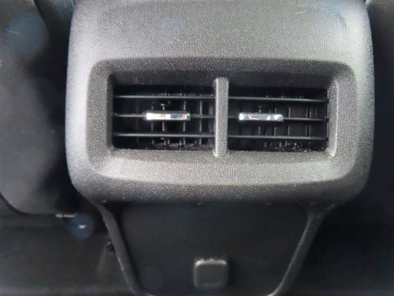 Used 2018 Chevrolet Equinox LT FWD image 30